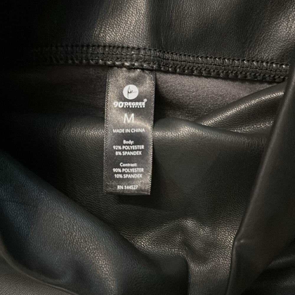 90 Degrees leatherette leggings in deep Forest green - Picture 2 of 5